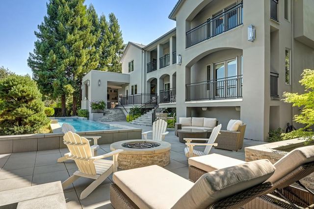 2363 Clubhouse Dr, Rocklin, CA 95765
