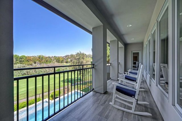 2363 Clubhouse Dr, Rocklin, CA 95765