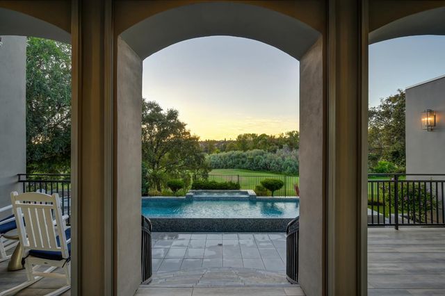 2363 Clubhouse Dr, Rocklin, CA 95765