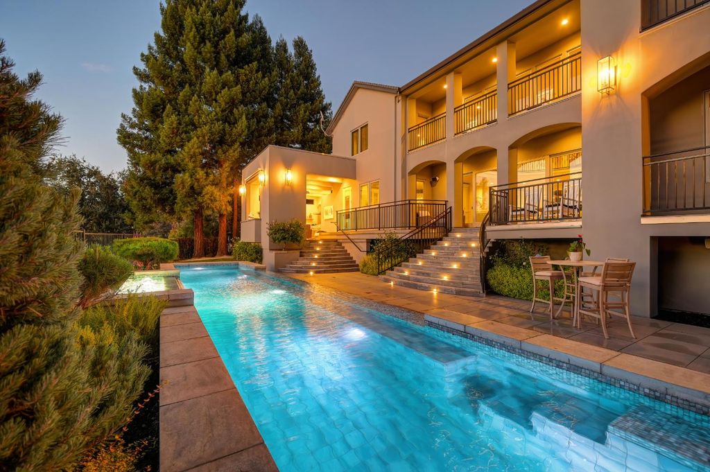 2363 Clubhouse Dr, Rocklin, CA 95765