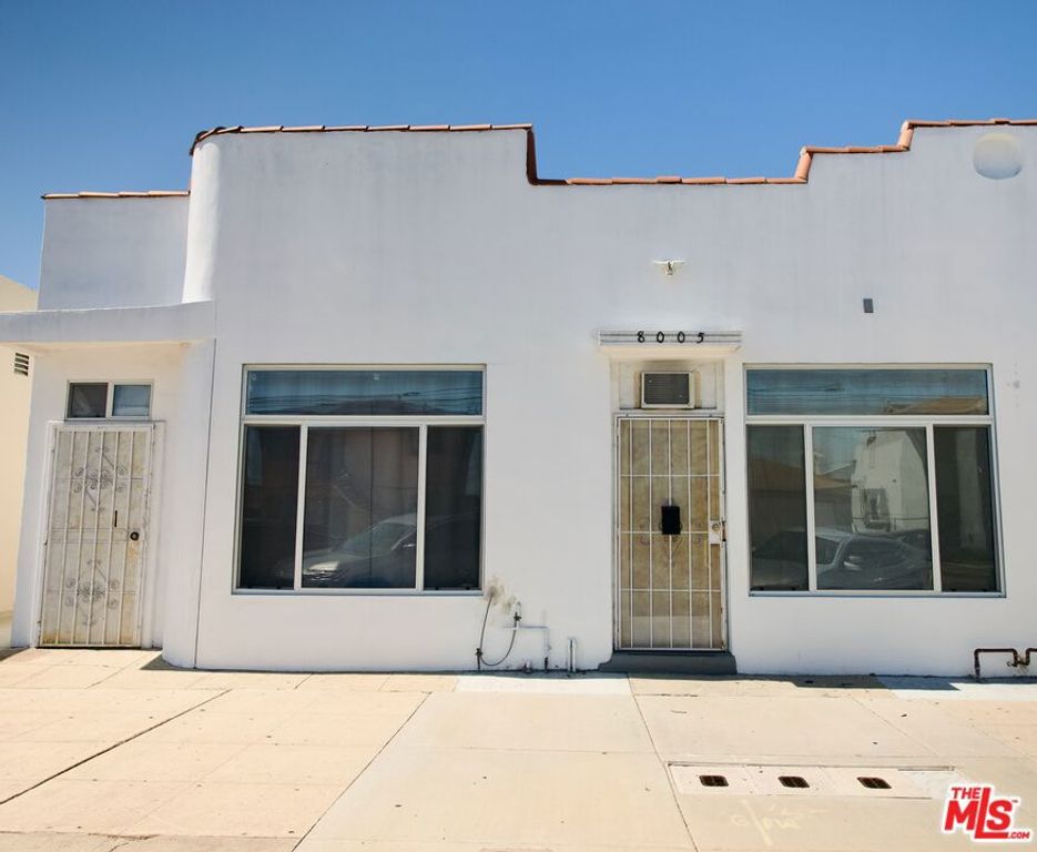 8005 S Van Ness Avenue, Inglewood, CA 90305 — photo 2