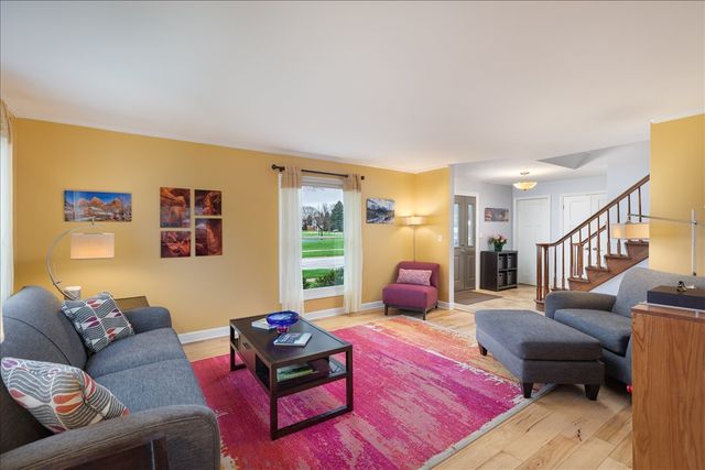 208 S Birchwood Drive, Naperville, IL 60540