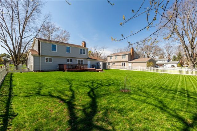 208 S Birchwood Drive, Naperville, IL 60540