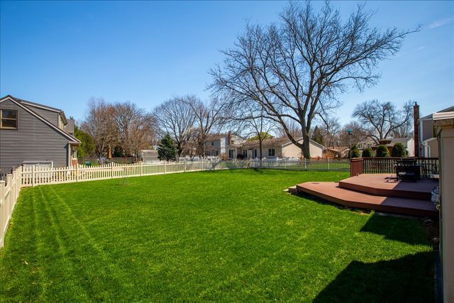 208 S Birchwood Drive, Naperville, IL 60540