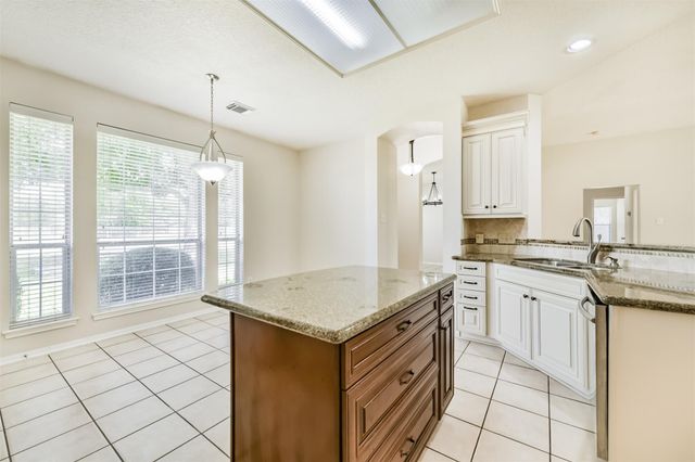 2401 Woody Road, Pearland, TX 77581