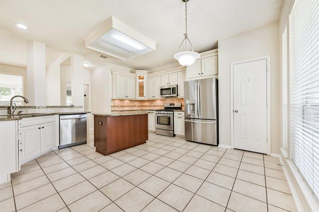 2401 Woody Road, Pearland, TX 77581