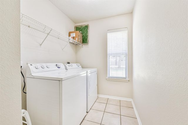2401 Woody Road, Pearland, TX 77581