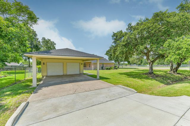 2401 Woody Road, Pearland, TX 77581