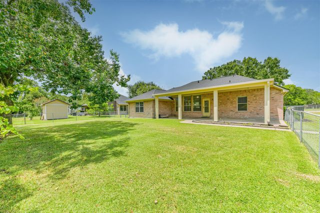 2401 Woody Road, Pearland, TX 77581