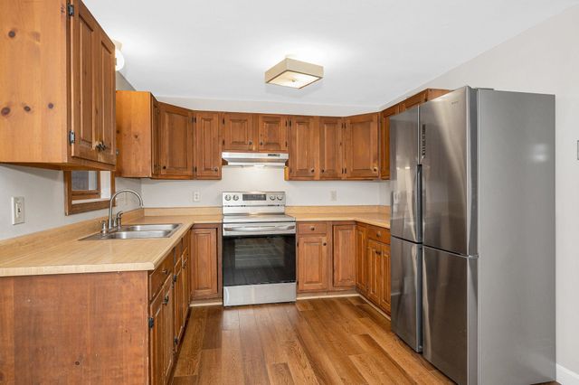 54 South Road, Fremont, NH 03044