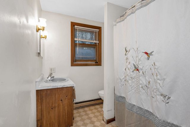 54 South Road, Fremont, NH 03044