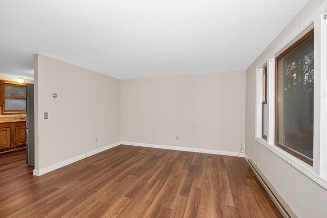 54 South Road, Fremont, NH 03044