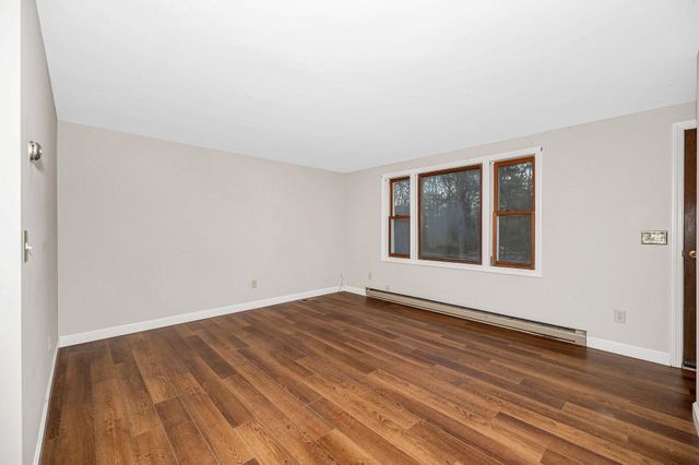 54 South Road, Fremont, NH 03044