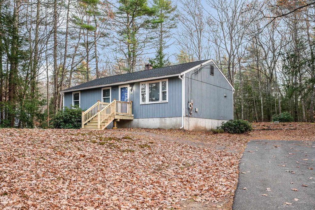 54 South Road, Fremont, NH 03044