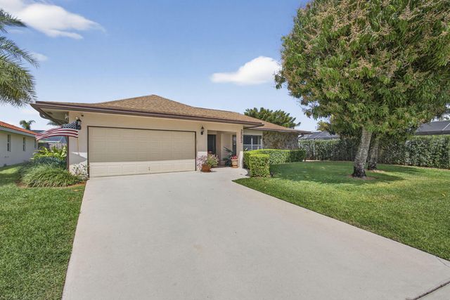 2583 W Carandis Road, West Palm Beach, FL 33406