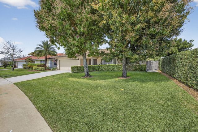 2583 W Carandis Road, West Palm Beach, FL 33406