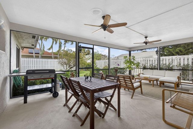 2583 W Carandis Road, West Palm Beach, FL 33406