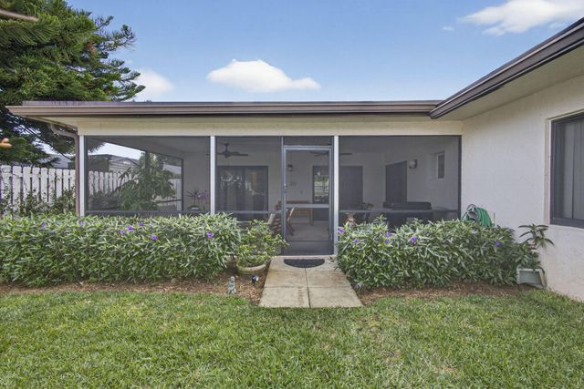 2583 W Carandis Road, West Palm Beach, FL 33406