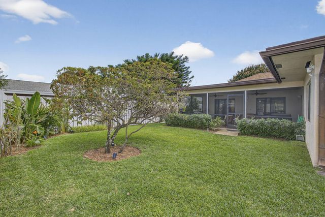 2583 W Carandis Road, West Palm Beach, FL 33406