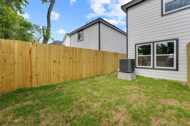 6716 Haight Street A, Houston, TX 77028