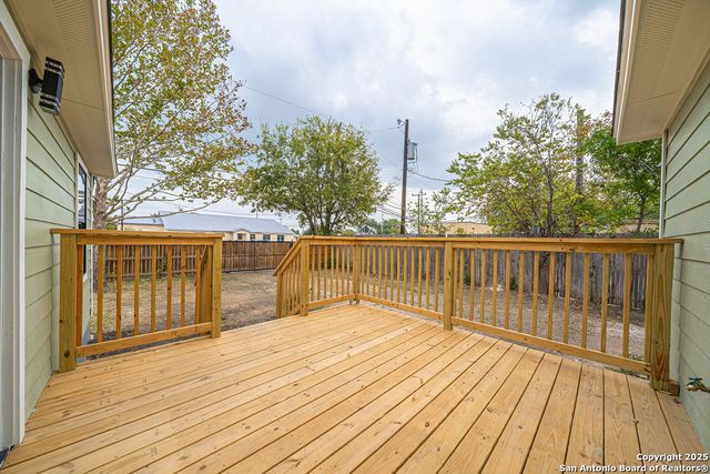 162 NEW HAVEN DR, San Antonio, TX 78209
