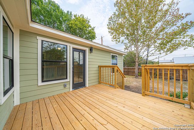 162 NEW HAVEN DR, San Antonio, TX 78209