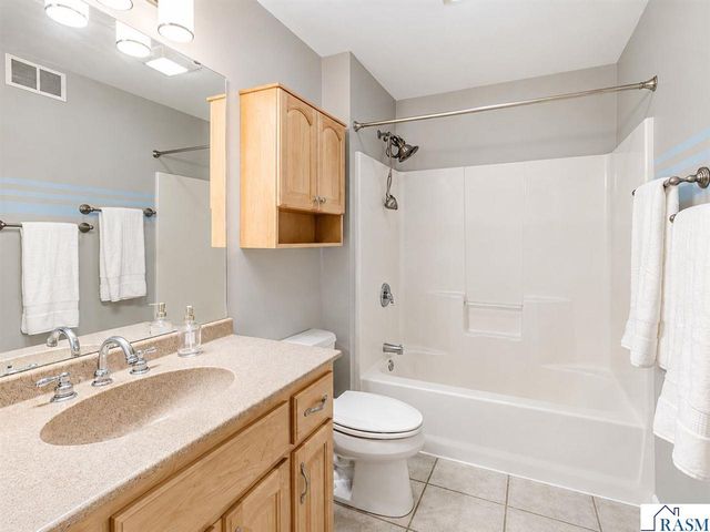 213 Victoria Boulevard, Mankato, MN 56001