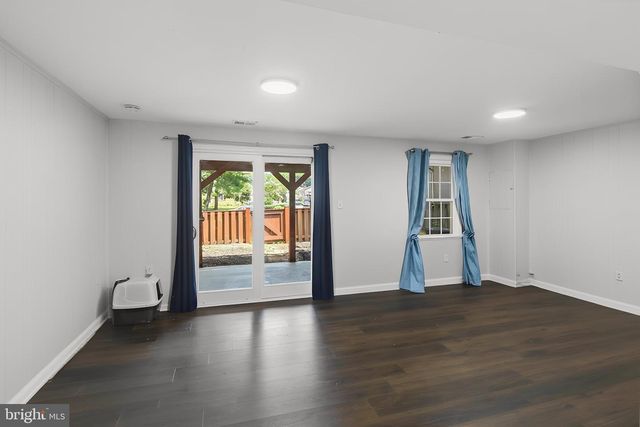 14 COUNTY CT, Gaithersburg, MD 20878