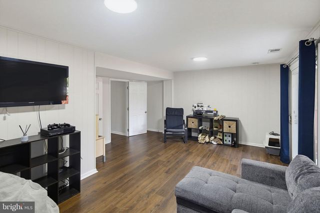 14 COUNTY CT, Gaithersburg, MD 20878