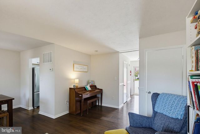 14 COUNTY CT, Gaithersburg, MD 20878