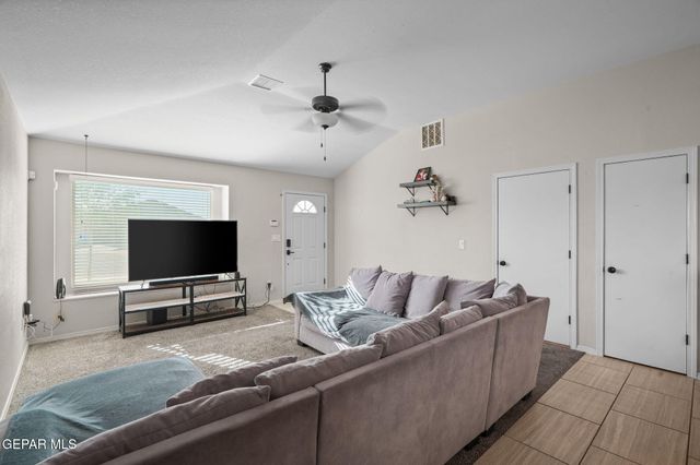 11729 Flor Celosia, Socorro, TX 79927