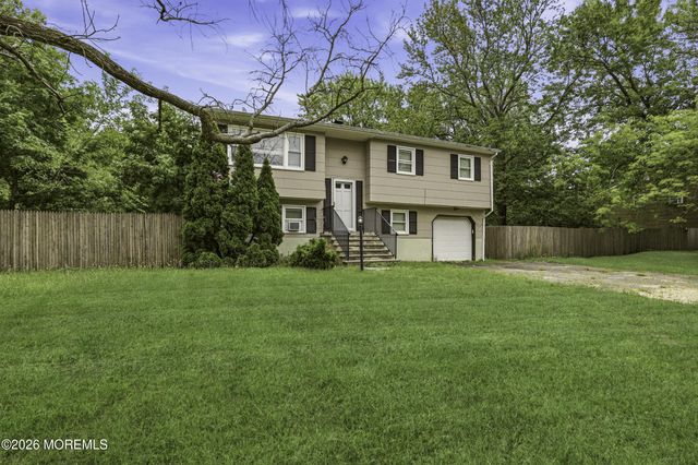 1181 Manor Drive, Lakewood, NJ 08701
