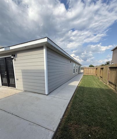 8419 Hannah Road, Cove, TX 77523