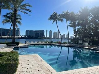 3105 NE 184th Street 7202, Aventura, FL 33160