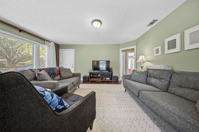 1409 Broadway Street, Denton, TX 76201