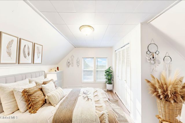 12 Chestnut Street, Rensselaer, NY 12144