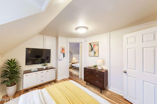 12 Chestnut Street, Rensselaer, NY 12144