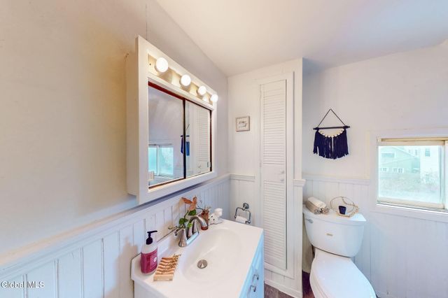 12 Chestnut Street, Rensselaer, NY 12144