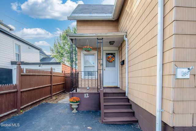 12 Chestnut Street, Rensselaer, NY 12144