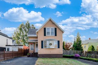 12 Chestnut Street, Rensselaer, NY 12144