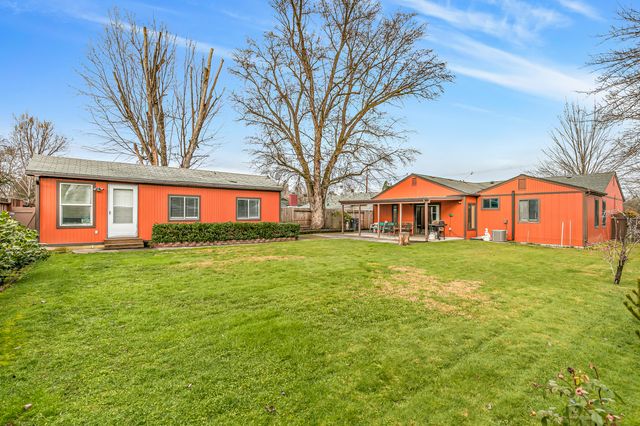 925 Winchester Avenue, Medford, OR 97501