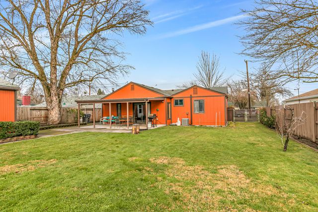 925 Winchester Avenue, Medford, OR 97501