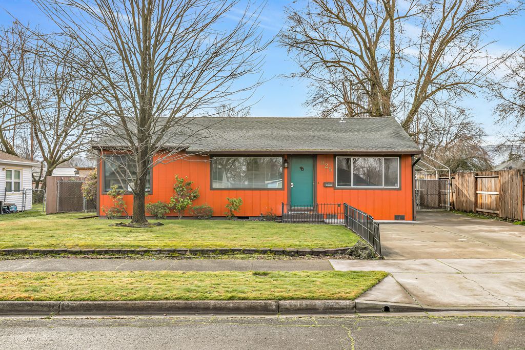 925 Winchester Avenue, Medford, OR 97501