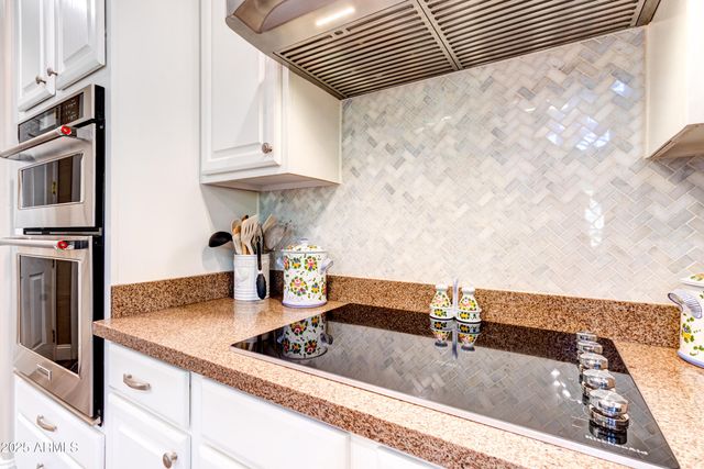 20802 N GRAYHAWK Drive 1045, Scottsdale, AZ 85255