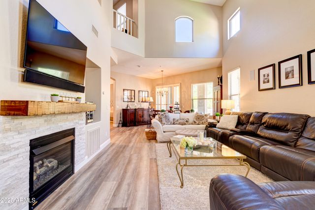 20802 N GRAYHAWK Drive 1045, Scottsdale, AZ 85255