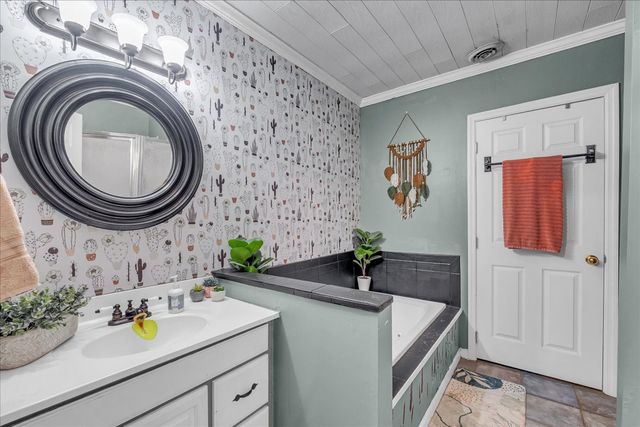 412 E Harp St, Manchester, TN 37355