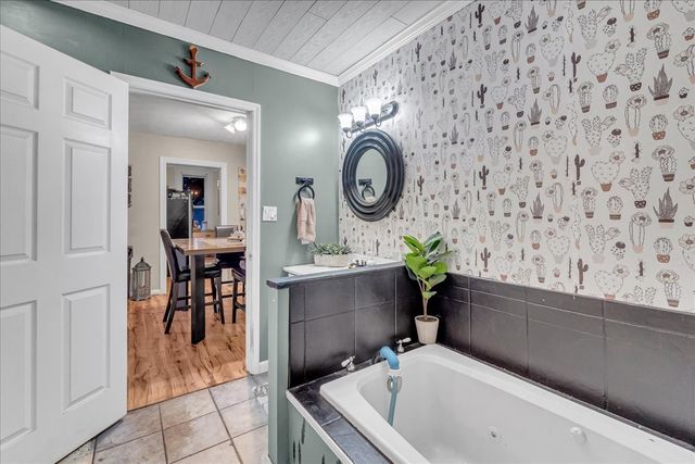 412 E Harp St, Manchester, TN 37355