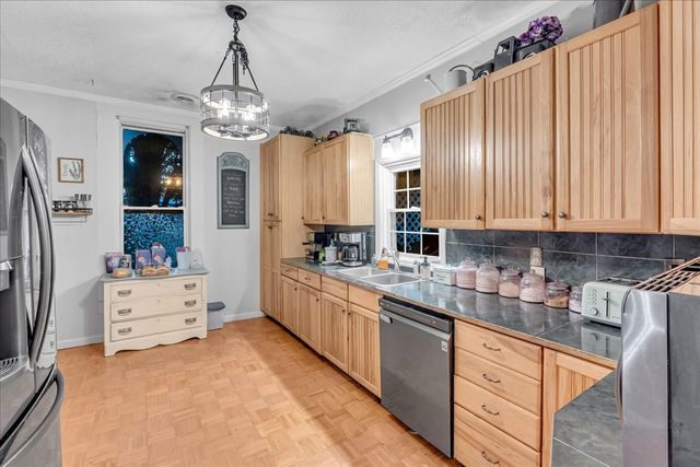 412 E Harp St, Manchester, TN 37355