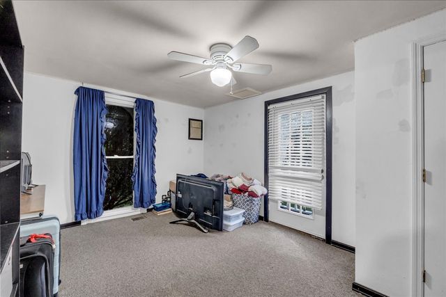 412 E Harp St, Manchester, TN 37355