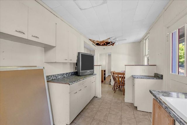 412 E Harp St, Manchester, TN 37355